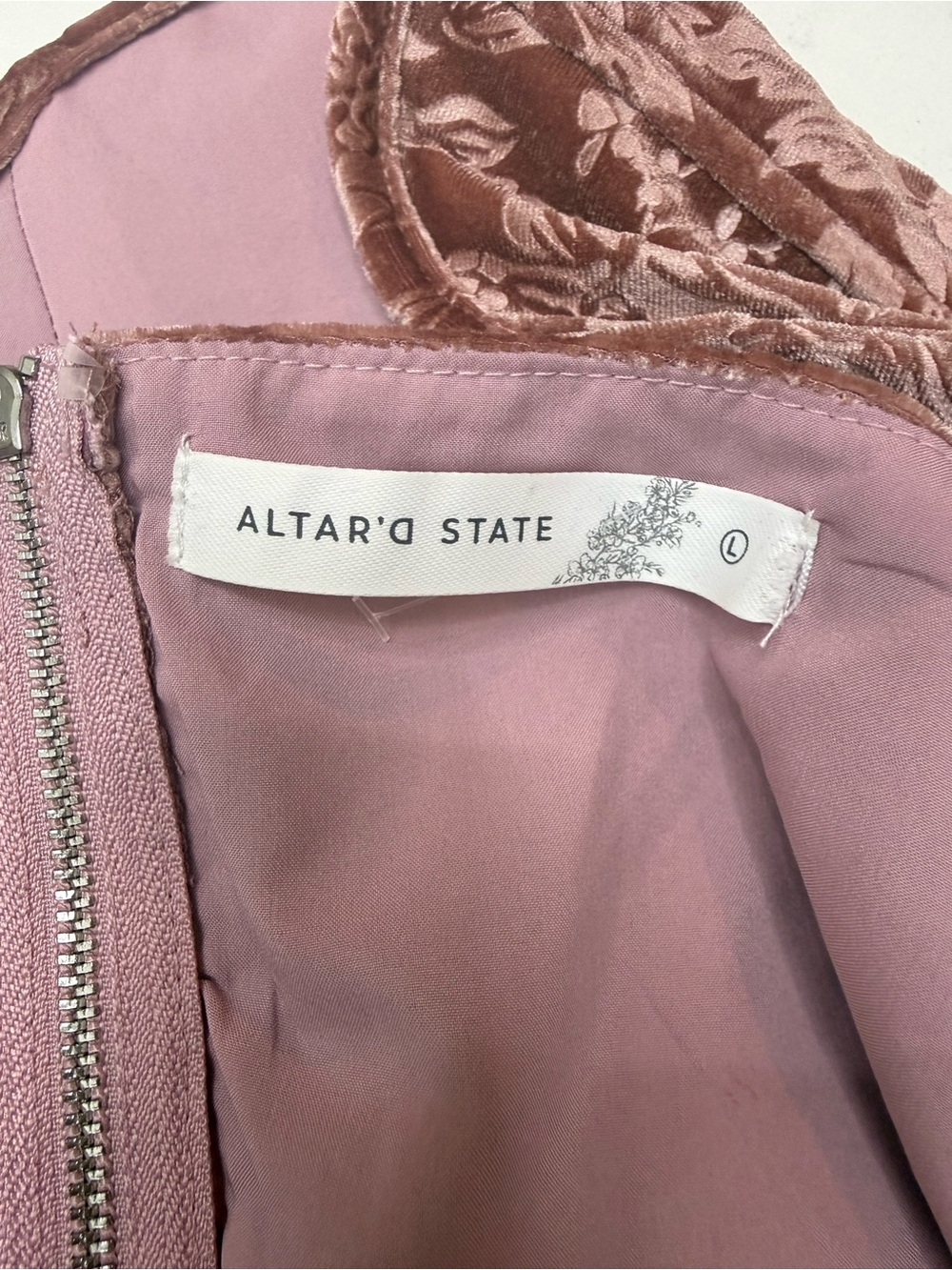 Altar'd State Dusty Rose Floral Satin Crop Top size L - Picture 11 of 12